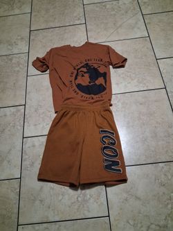 Boy short set icon size m 10-12 in good condition clean
