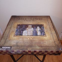 Ambassador ISLE of LEWIS Chess Set. 