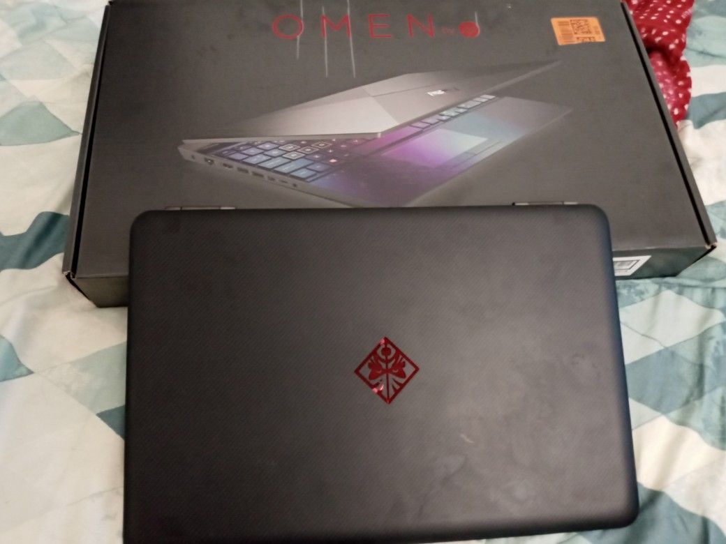 HP OMEN 15.6" Gaming Laptop Intel Core i7-7700HQ@2.80Ghz,12gb Ram,128gb SSD +1TB HDD, Nvidia GeForce GTX 1050Ti 4gb dedicated memory, Windows 10.