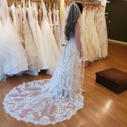 Brand New Wedding Dress And Veil 