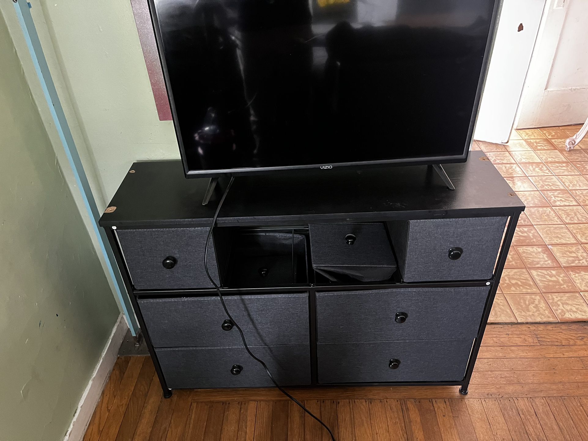 Vizio 32 Inch Tv And Tv Stand/ Cabinet Set(NO CONTROLLER)