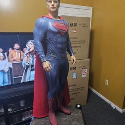 Statue-Dawn-Of-Justice1/2-Superman