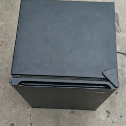 Black N Decker Mini Fridge 