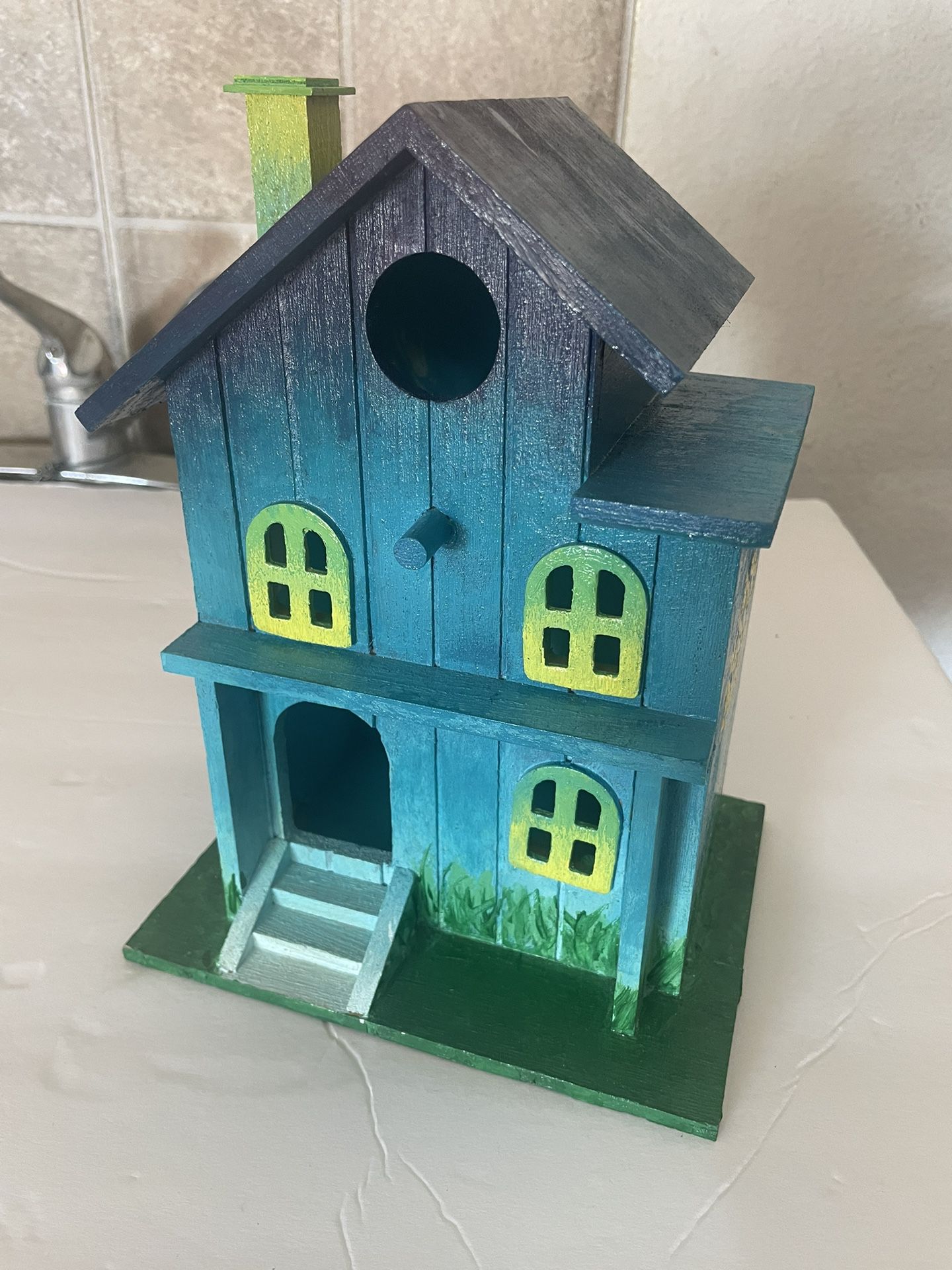 Hand painted birdhouse 