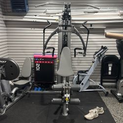 Hoist elite V4 universal weight machine