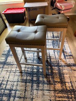 Padded Saddle Stool-Gray w/ Gray Cushion