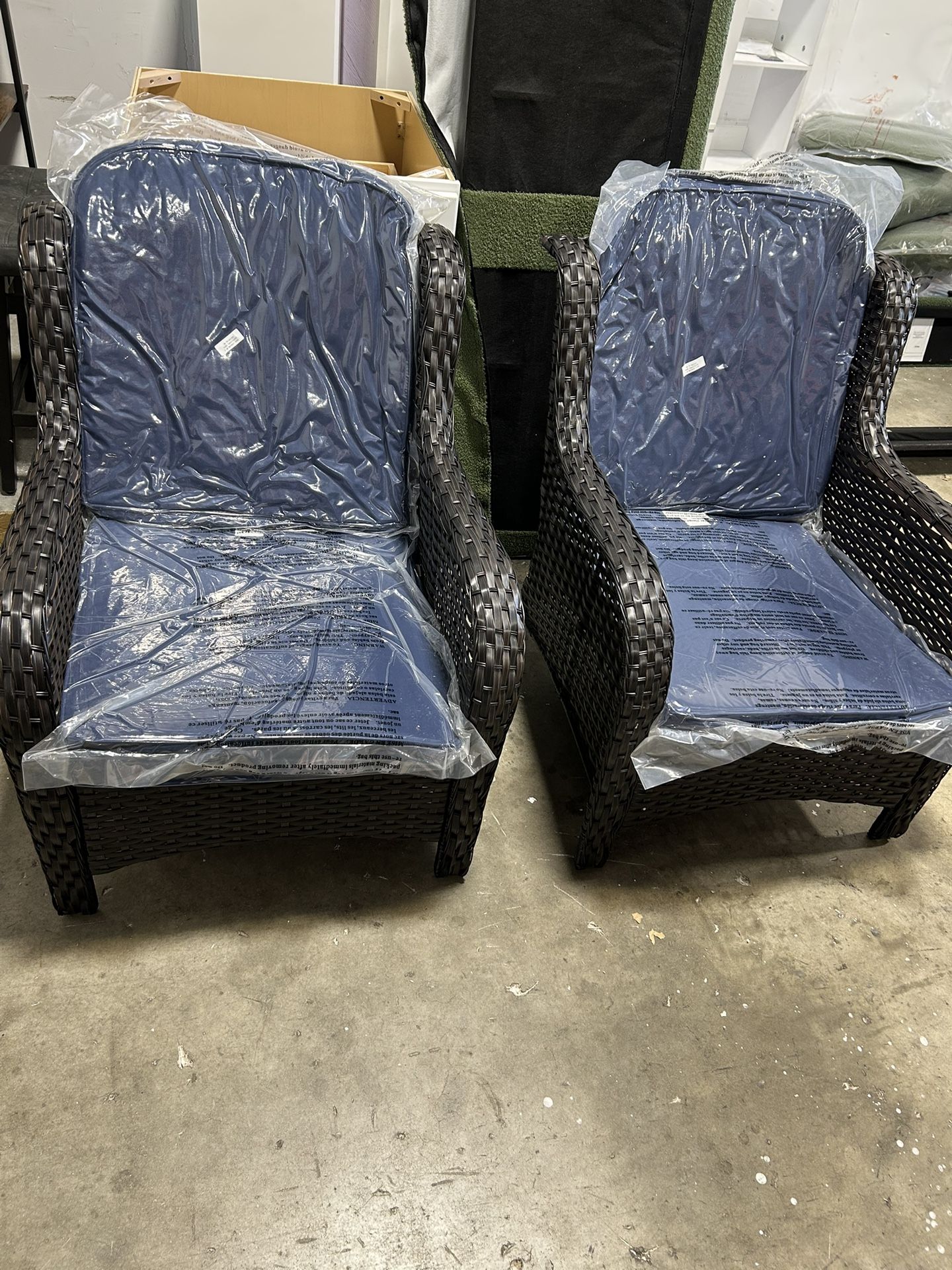 NEW - Patio Wicker Chairs Set of 2 PE Rattan Chair with Chrysanthemum Armest & Water Resistant Cushions