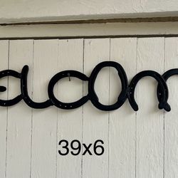 Horseshoe Welcome Sign