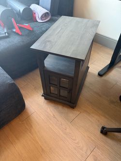 HIFYOBRO end table w/ Charging station