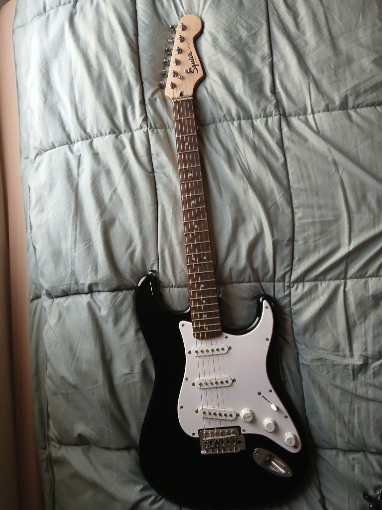 Squire Stratocaster With Amp