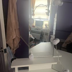 LED Light Makeup Vanity 