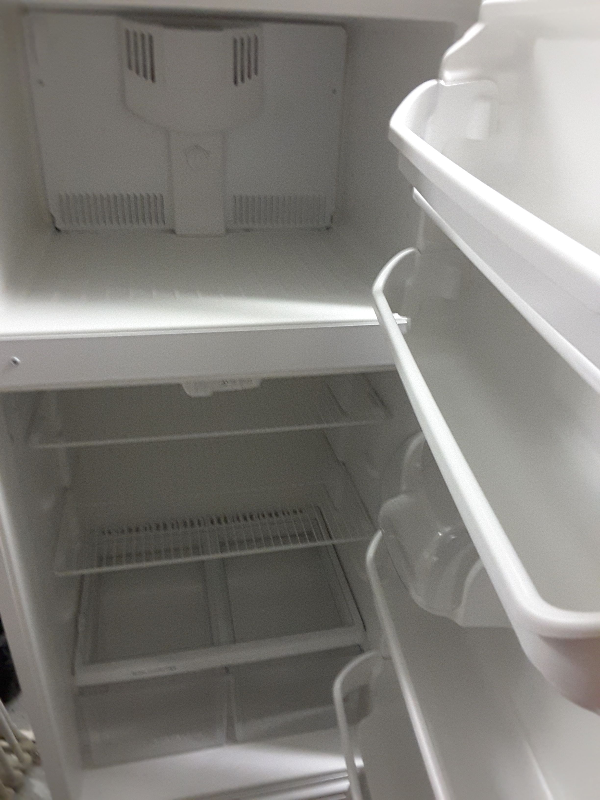 Kenmore Refrigerator Model 253.68802015 18 CU FT CLEAN! for Sale in