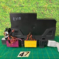 10-16 Mercedes W212 E350 Rear Relay Fuse Box SAM Module OEM