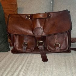 Large Stylish Leather Messenger Bag – Spacious, Comfortable and Full of Pockets!