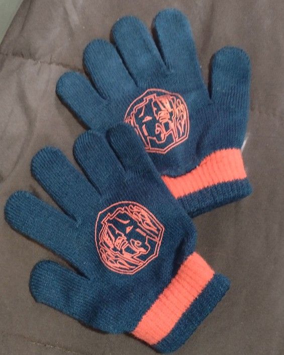 Gloves 