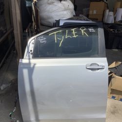 2011-2020 Toyota Sienna Left Driver Door