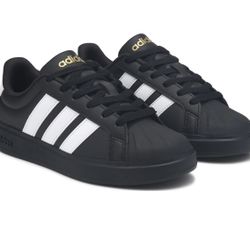 Adidas Size 12 Kids Used Like New 