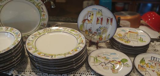 LARGE SET OF PROVENCE DINNERWARE