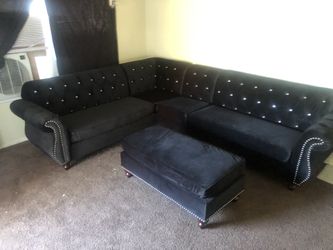 New Tufted Mid Century Sectional. Black Or Blue Velvet. 111” X 85”. Free Delivery!