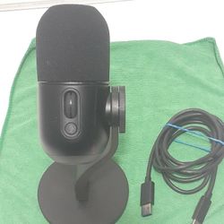 Logitech G Yeti GX ((contact info removed)41) premium, broadcast- USB gaming microphone. Works Great Tested 