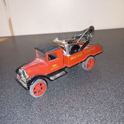 Vintage Diecast Tow Truck Bank With Key 