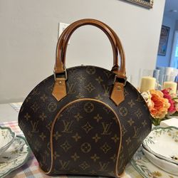 Louis Vuitton Monogram Canvas Elipse