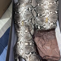 Women’s Boots Size 6 1/2