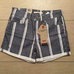New With Tags Levis Womens Shorts 