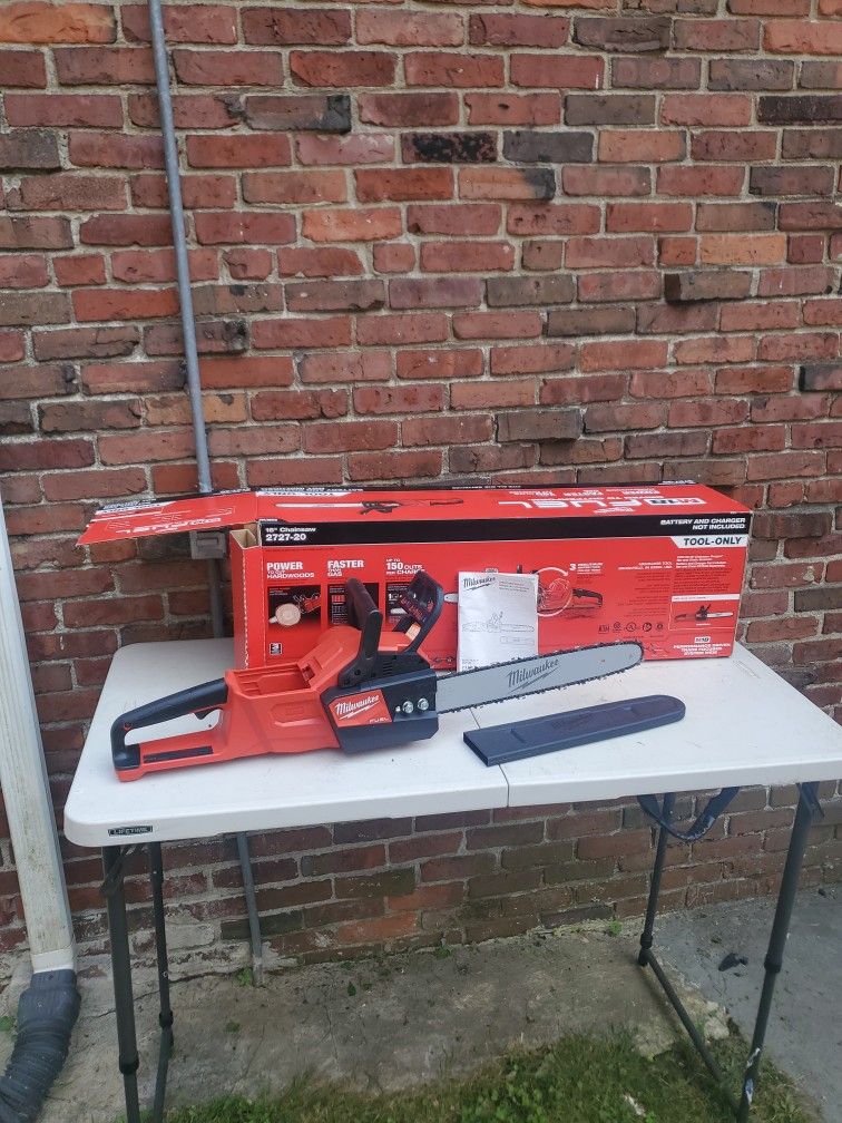 16" Milwaukee Chain Saw (Open Box)