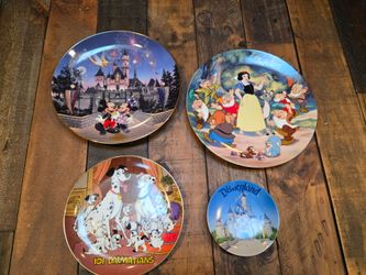 Vintage Disneyland Collector Plate LOT, Mickey, Snow Whilte, 101 Dalmatians, Sleeping Beauty