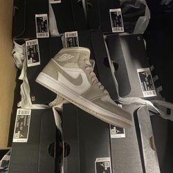 Jordan 1 Linen Mid
