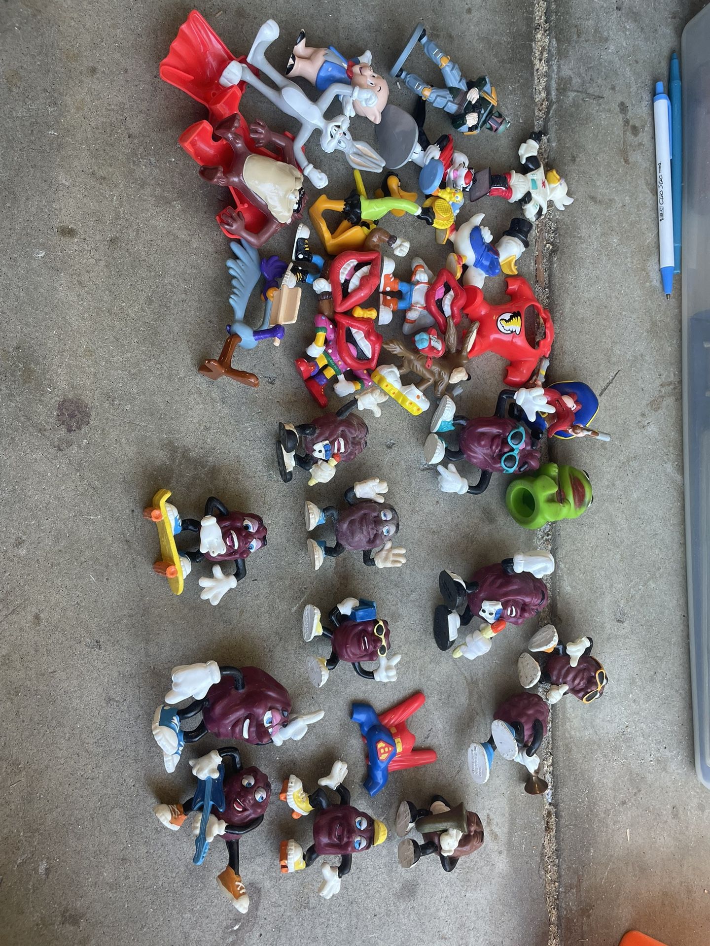 California Raisins And Looney Tunes Figures