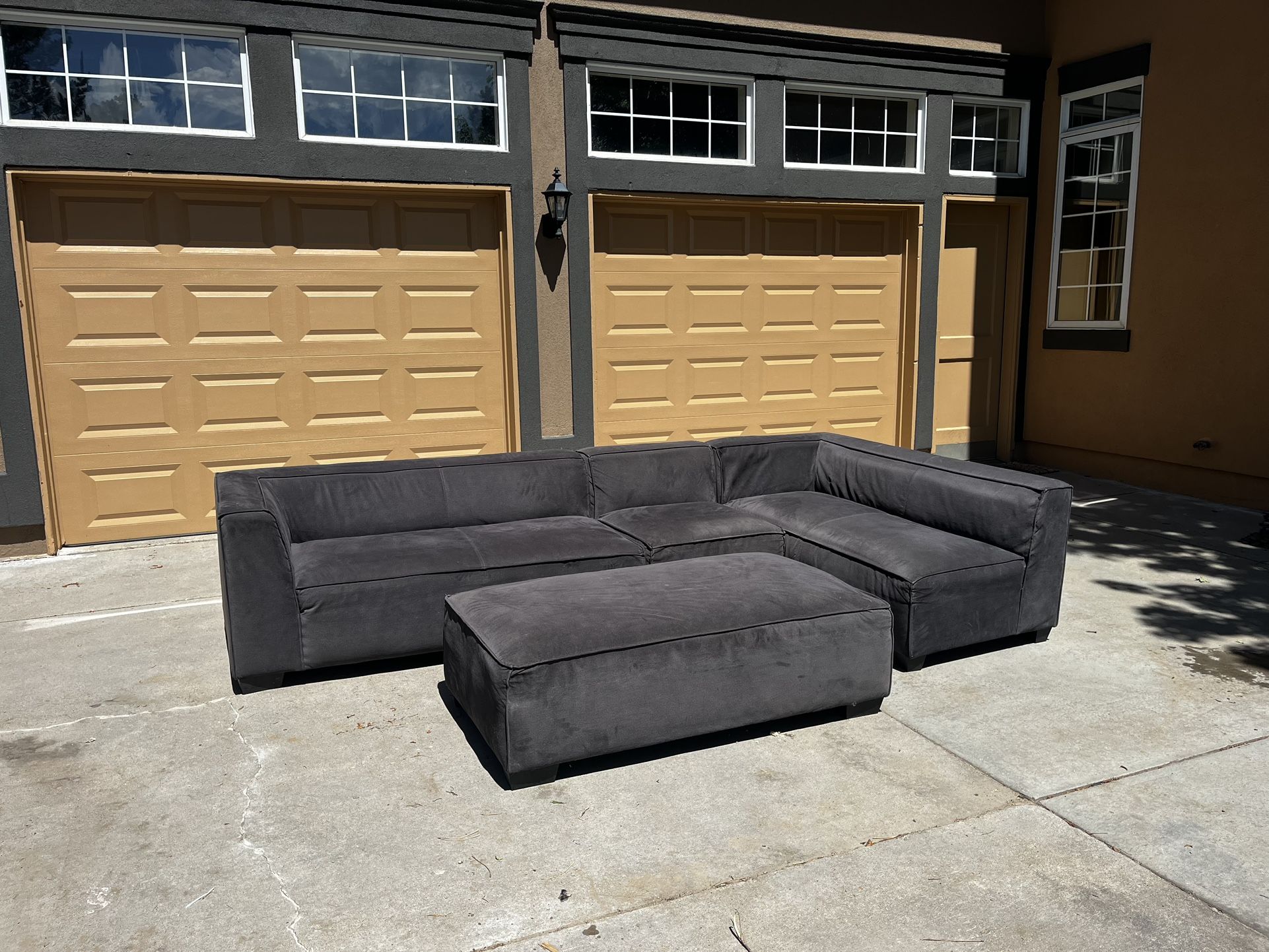 FREE DELIVERY-Grey Sectional Sofa With Ottoman!!
