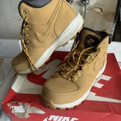 Nike Boots 