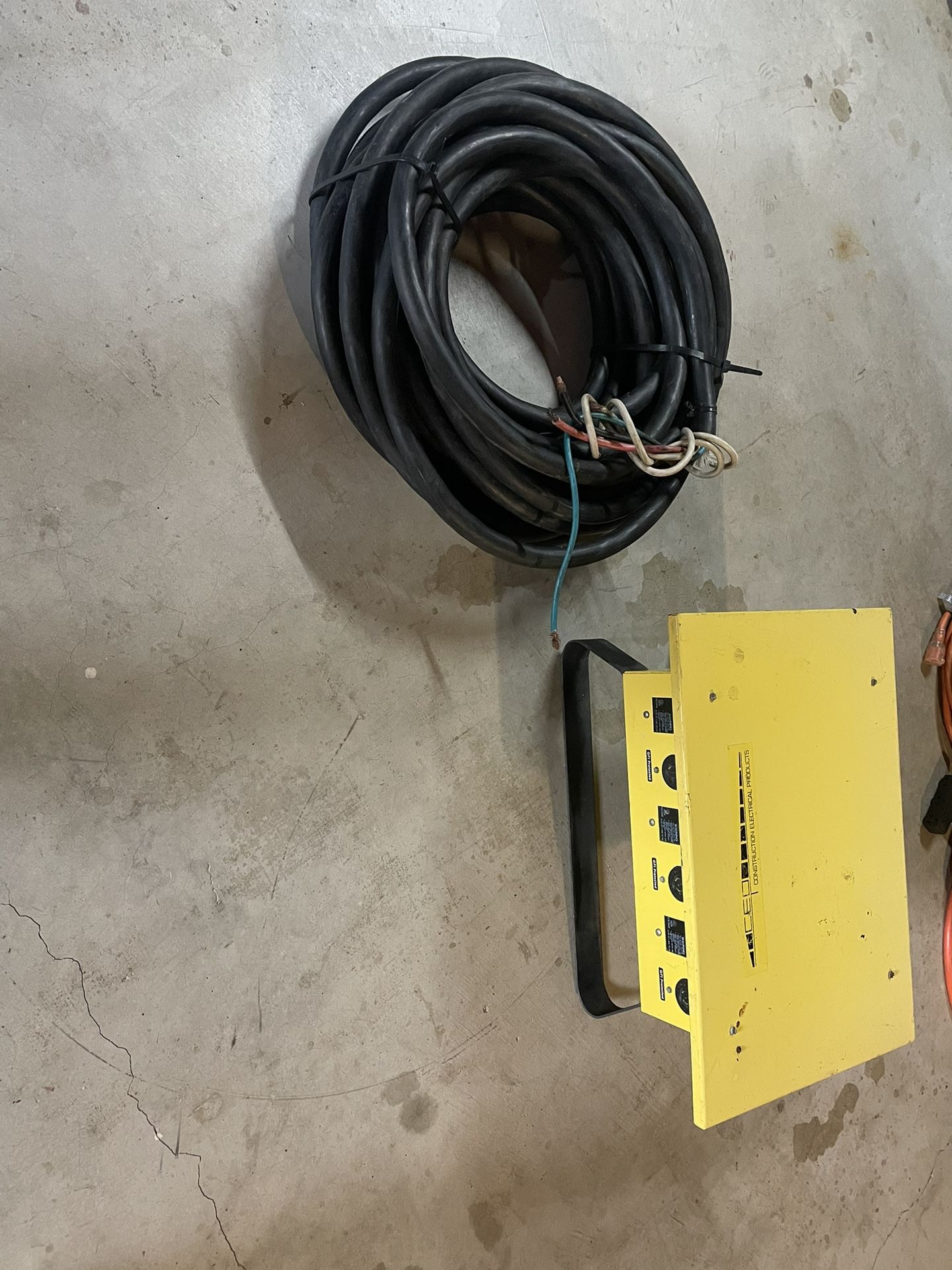 JOB SITE POWER DISTRIBUTION PANEL