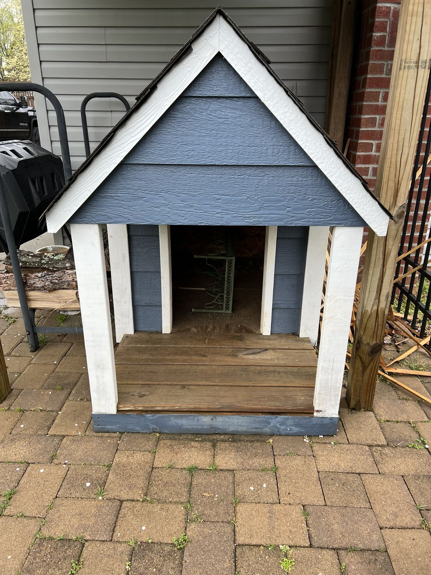 Wood Dog House