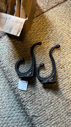 5 cast iron hooks