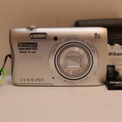 Nikon Coolpix s3700 Silver Digital Camera