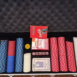 Poker Chips  With Rolling Case