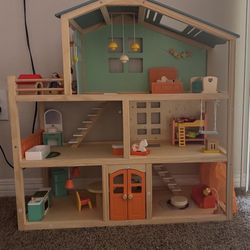 DollHouse 