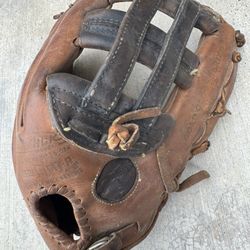 Rawlings Heart Of The Hide Gold Glove Old School In Solid Condition 