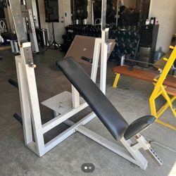 Commercial Incline Bench Press 