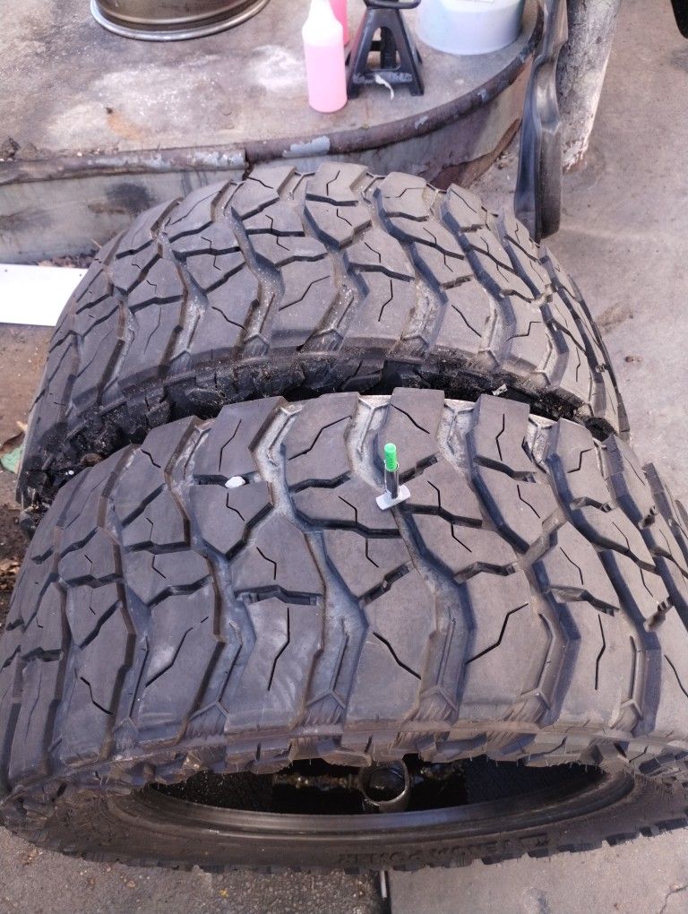 2 Llantas Usadas 33x12.50r20lt