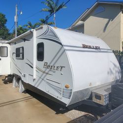 2011 Keystone Bullet Ultra Light