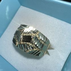 10k Solid Gold Ring 
