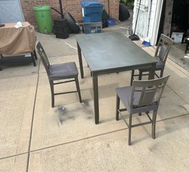Counter Height Dining Table with 4 chairs