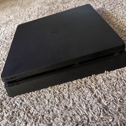 PS4 Slim  500G Come With 2 Controllers 