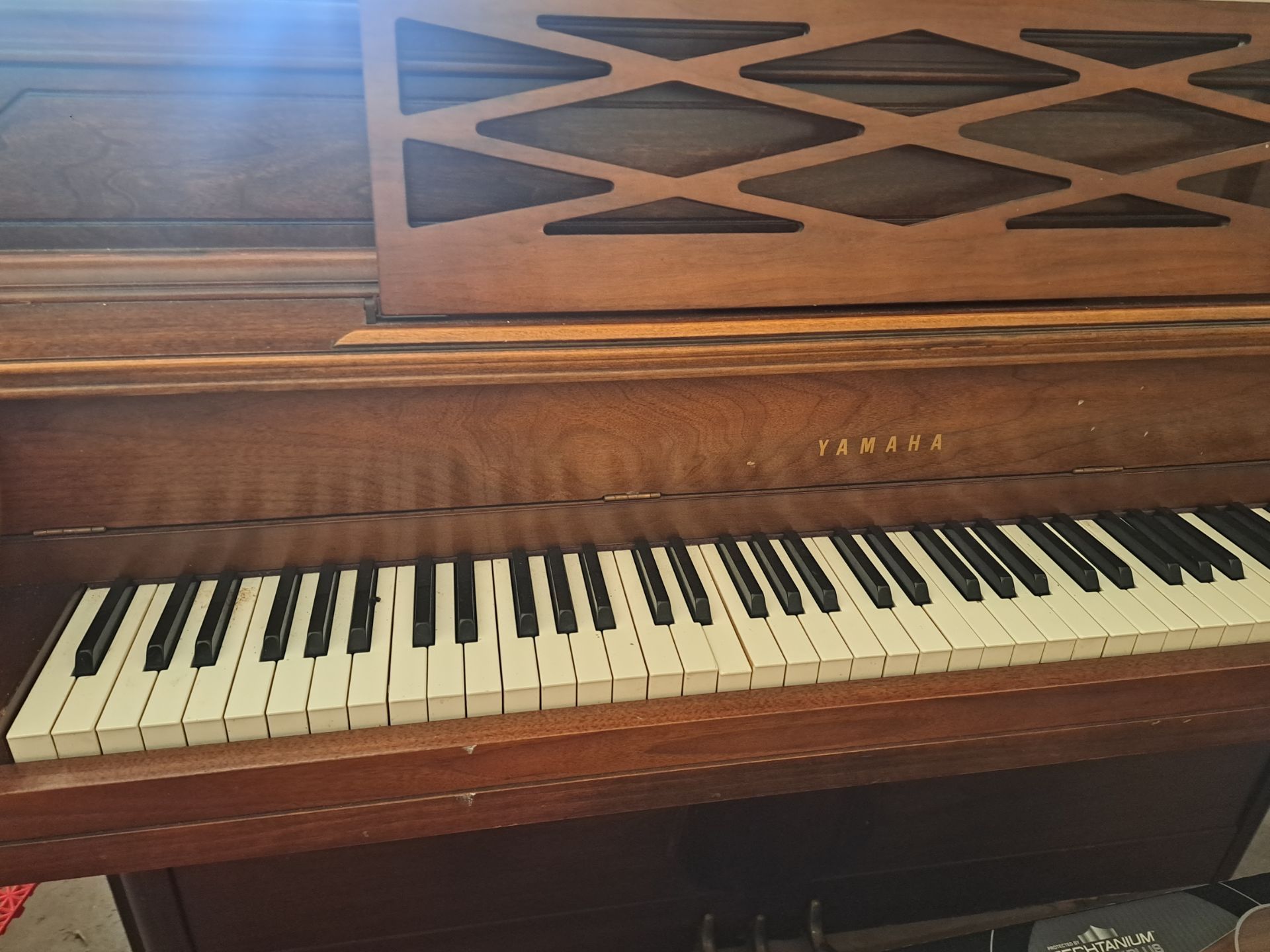 Yamaha Upright Piano With Bench – Fully Working