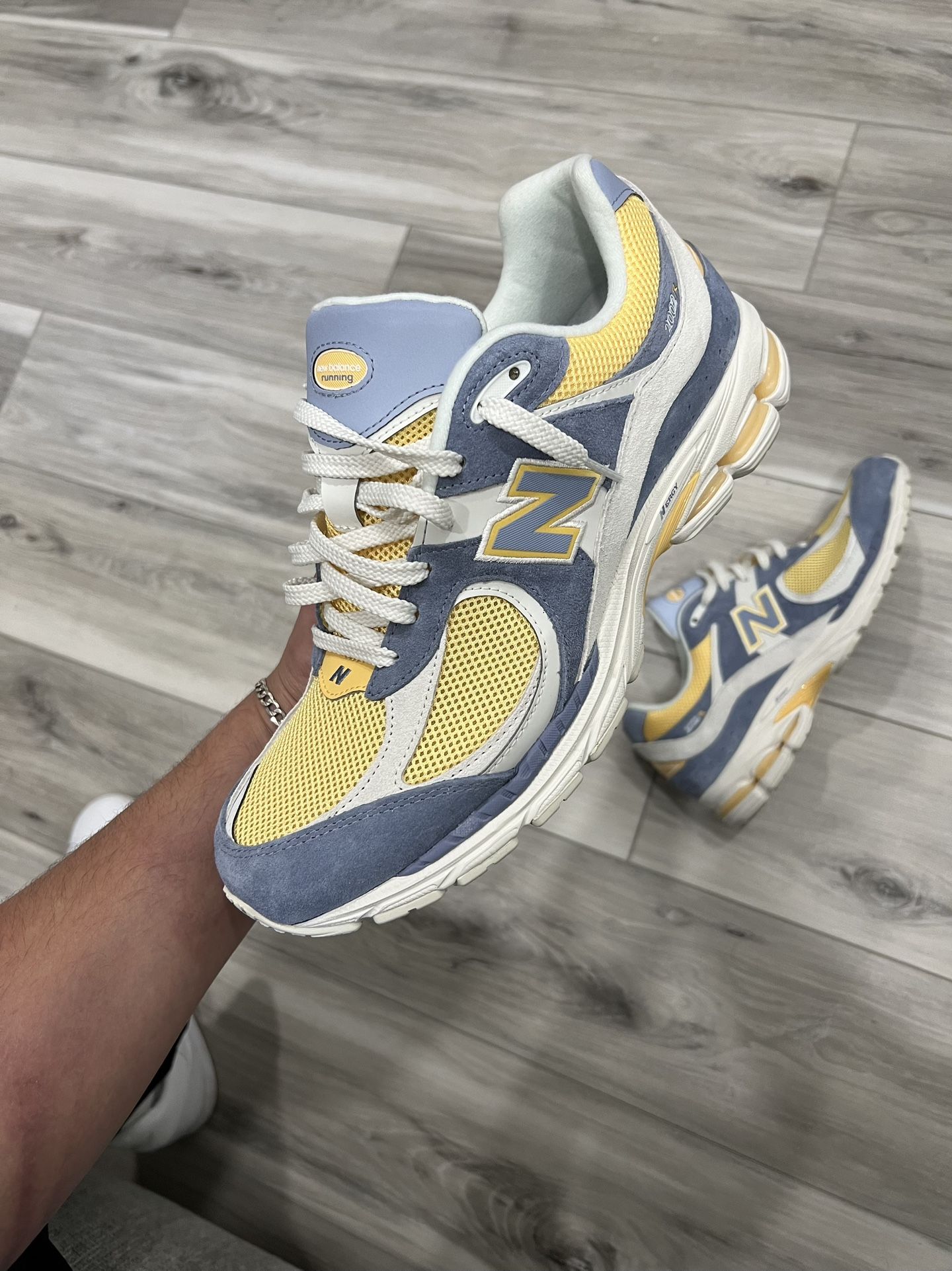 New Balance 2002 R