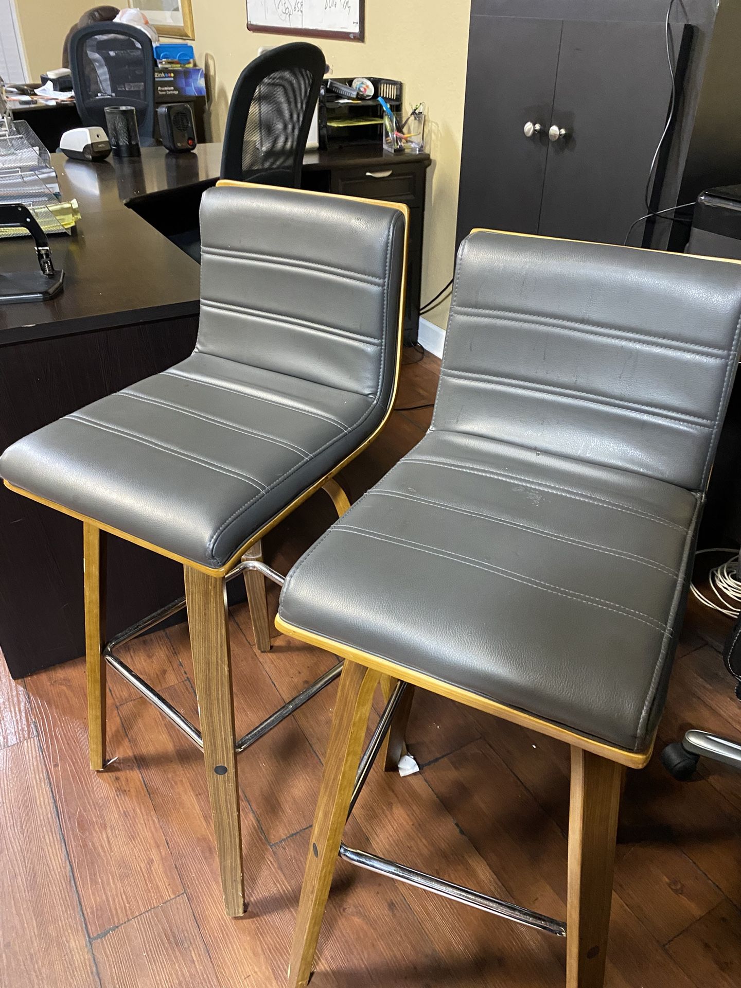 Bar stools 2 ( Armen living )